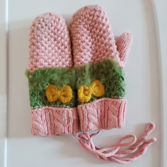 Warm Winter Mittens - Picture 5 of 5